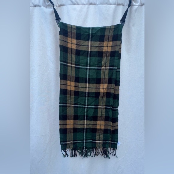 American Eagle Green and Beige Fringe Scarf Unisex Winter - Picture 3 of 4